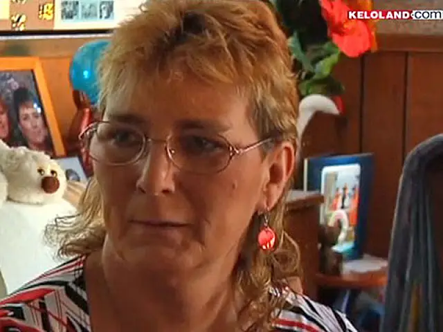 Mãe arrecada R$ 8 mil para ver execução de assassino da filha