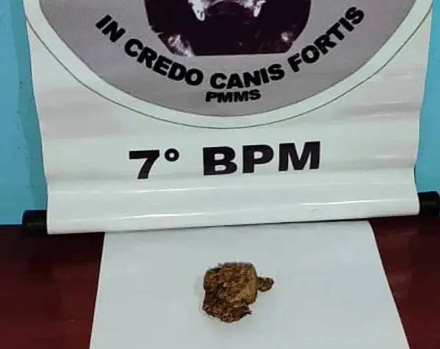 PM prende homem por portar droga para uso pessoal
