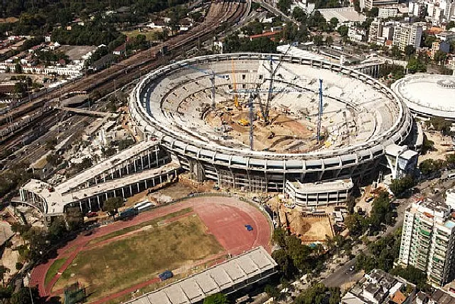 76% dos brasileiros acreditam que existe corrupção nas obras da Copa