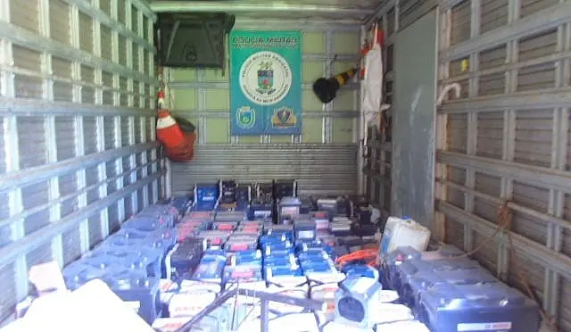 PMA multa em R$ 50 mil empresa que transportava baterias ilegalmente em Anastácio