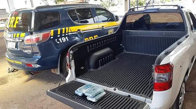 PRF apreende cocaína e recupera três veículos na BR-262, em Corumbá