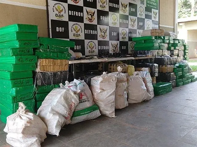 Em oficina mecânica de fachada, DOF apreendeu 2,6 toneladas de maconha