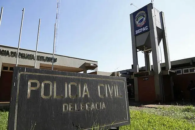 Jovem é morto com facada no pescoço após se envolver em briga com namorado da ex