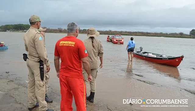Embarcação com 21 pessoas naufraga no Rio Paraguai