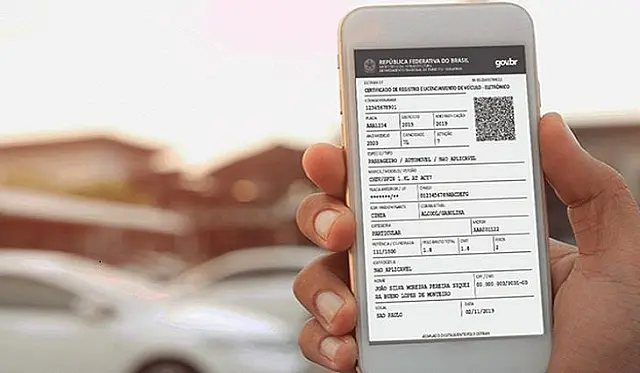 Renovação de CNH e emissão de licenciamento passam a ser exclusivos pela internet