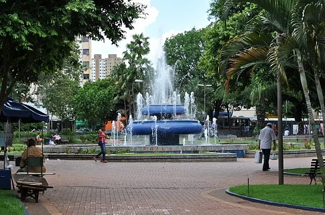 Na capital, ladrões roubam carteira com R$ 200 e até marmita de aquidauanense