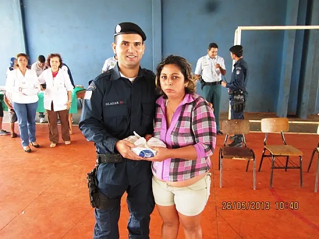 Polícia Militar e voluntários entregam materiais arrecadados na Campanha do Agasalho no Distrito do Boqueirão