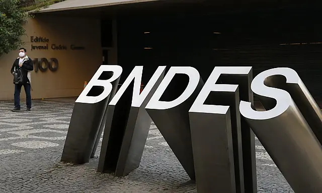 BNDES abre concurso com 150 vagas e salário de R$ 20,9 mil