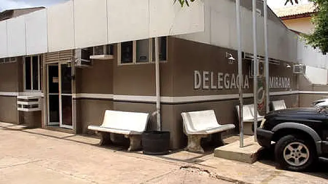 Adolescente é preso após roubar loja de tintas em Miranda
