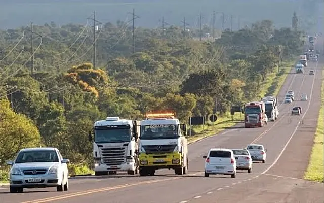 Volta tem tráfego de 4 mil veículos por hora só na BR-163