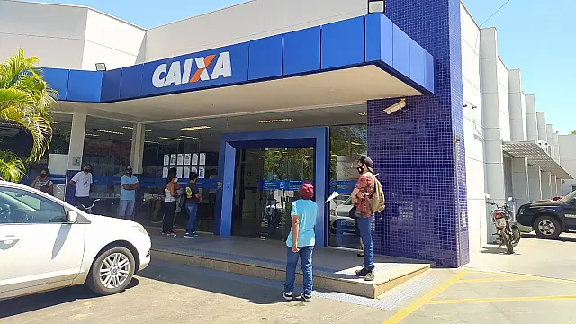Lotéricas e agências bancários seguem atendendo normalmente nesta segunda