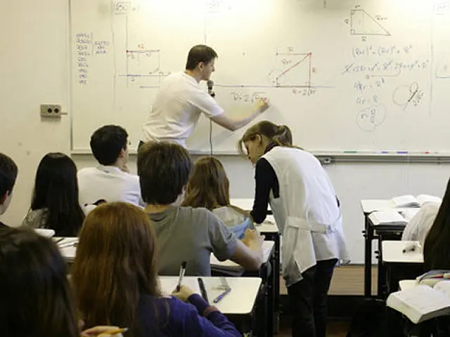 MEC quer barrar novas disciplinas no currículo escolar