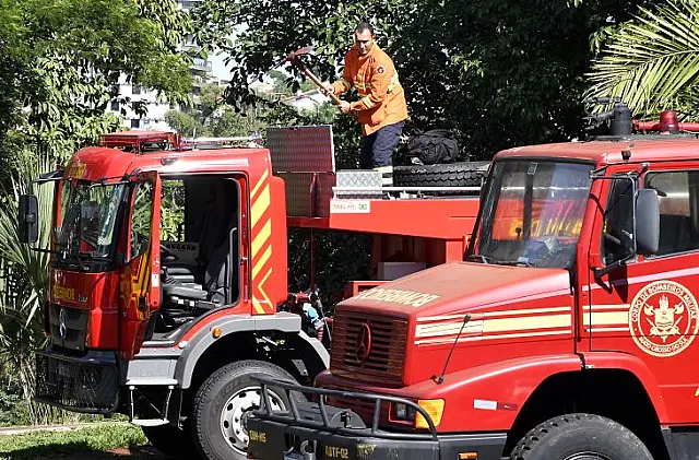 Corpo de bombeiros de MS atuam no combate a incêndios florestais no Pantanal