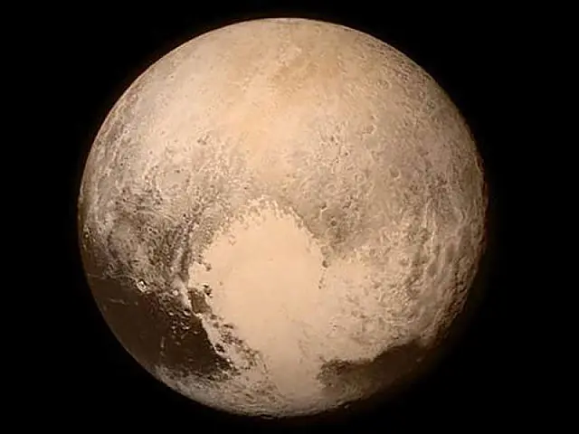NASA registra a imagem mais nítida de Plutão