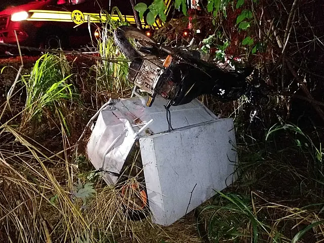 Motociclista é socorrido após acidente com carro na BR-262