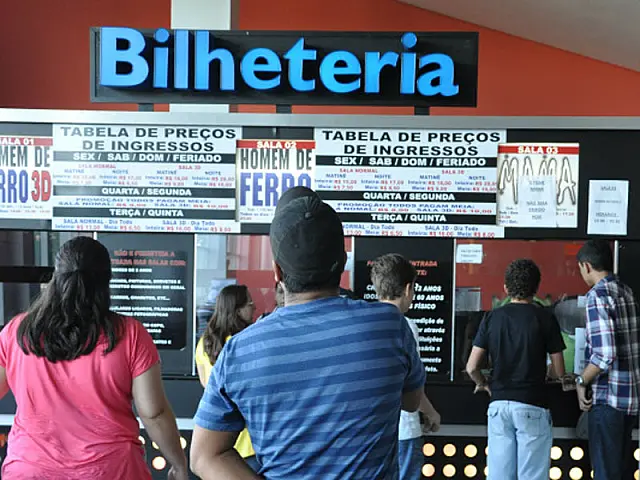 Publicada lei que regulamenta direito à meia-entrada