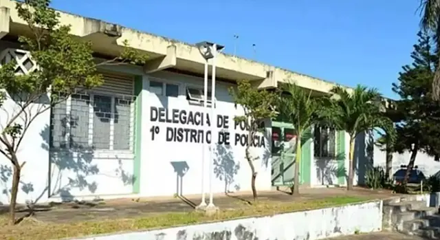 Mulher bate cabeça da filha contra a parede e acaba presa em MS