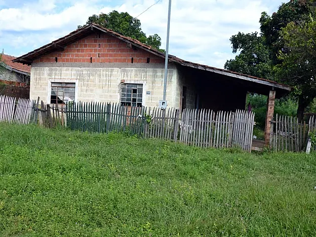 Polícia investiga caso de zoofilia e maus tratos em casa abandonada de Anastácio