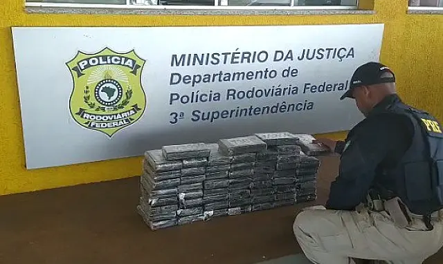 Polícia Rodoviária Federal apreende cerca de 64 quilos de cocaína