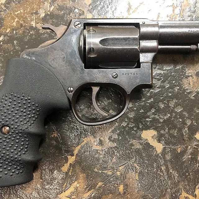 Jovem esconde arma na mochila da namorada e acaba preso pela PM em Aquidauana
