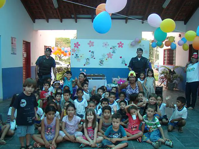 Cavalaria do 7º BPM realiza doação de brinquedos em creche municipal
