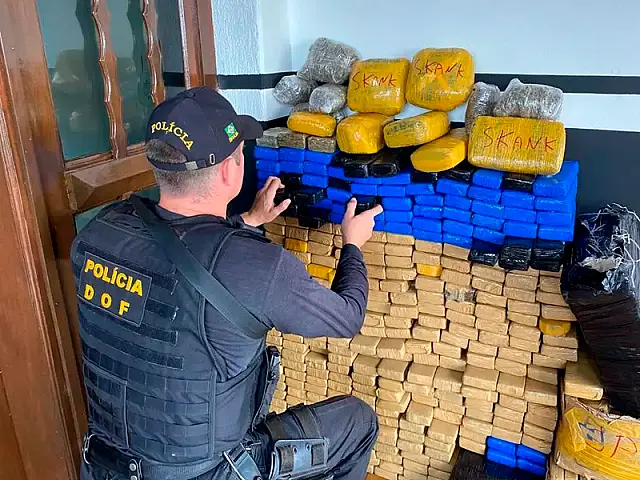 Casal é preso com mais de 300 kg de droga