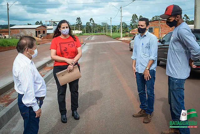 Prefeito vistoria obra e inicia levantamento para pavimentação de demais ruas do Jardim Vila