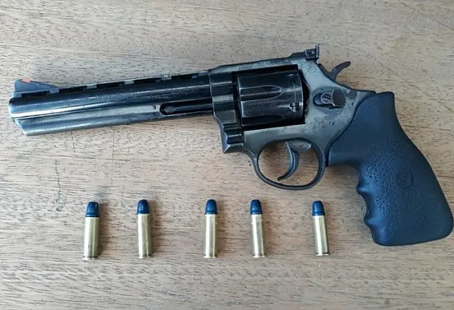 Adolescente é apreendido e confessa assassinato de desafeto