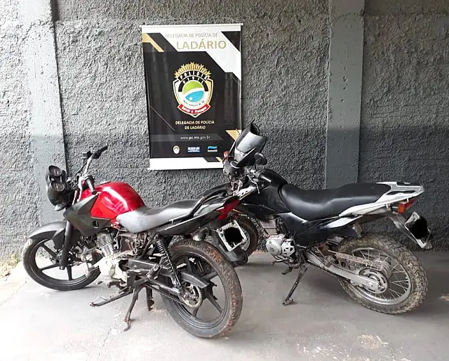 Em Ladário, policia recupera motos furtadas e dois são presos