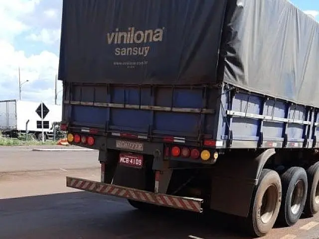 Trio é preso tentando levar caminhão roubado para a fronteira