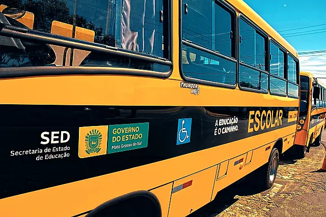 Anastácio recebeu dois ônibus para reforço da frota do transporte escolar