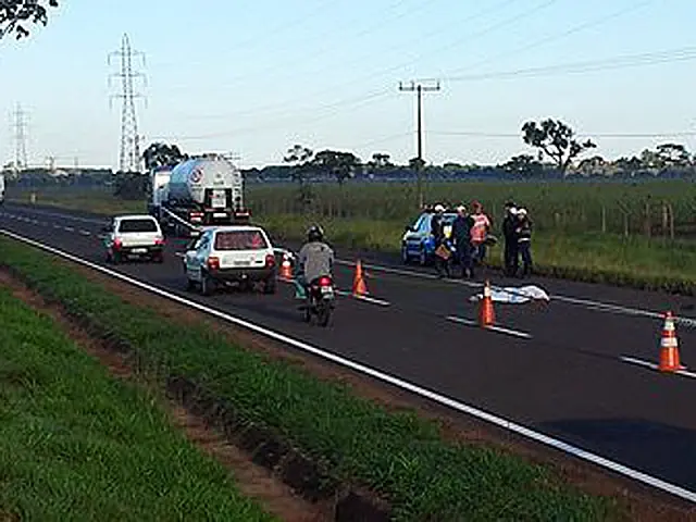 Homem invade pista e morre atropelado por carreta na saída para Aquidauana