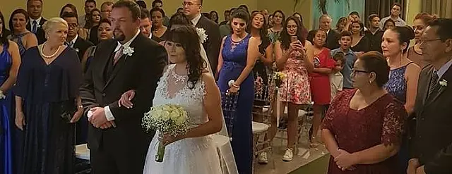 Aquidauanense que precisou passar por amputação subiu ao altar com as próprias pernas em cerimônia emocionante