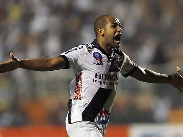 Ponte falha, mas arranca empate com o Lanús e mantém final aberta