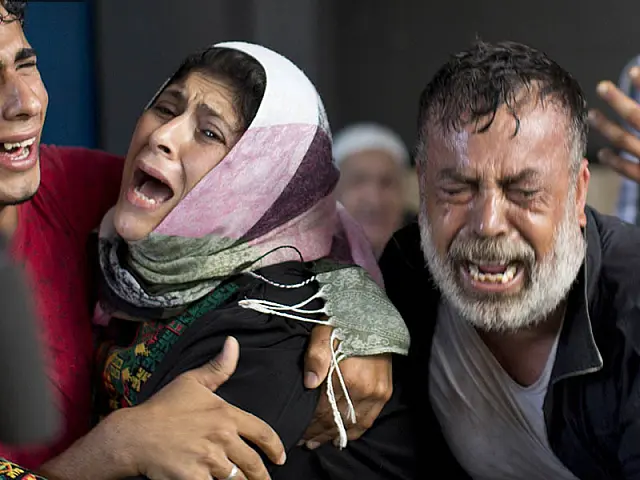 Míssil atinge campo de refugiados em Gaza e causa morte de crianças