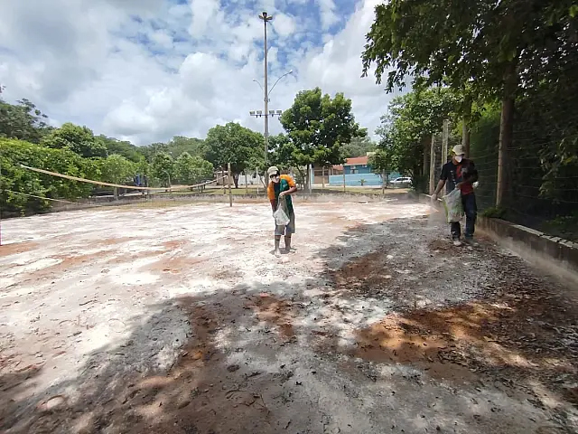 Bonito realiza manutenção e controle de bactérias em quadras de areia