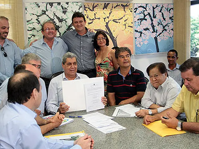André assina termo para construção de 1.385 moradias e MS avança na meta arrojada de 70 mil unidades