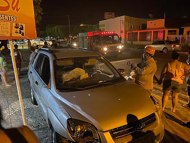 Urgente: motorista foge ao atropelar motociclista na Manoel Murtinho