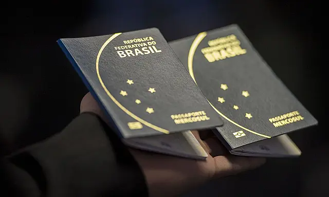 PF retoma agendamento online para emissão de passaporte