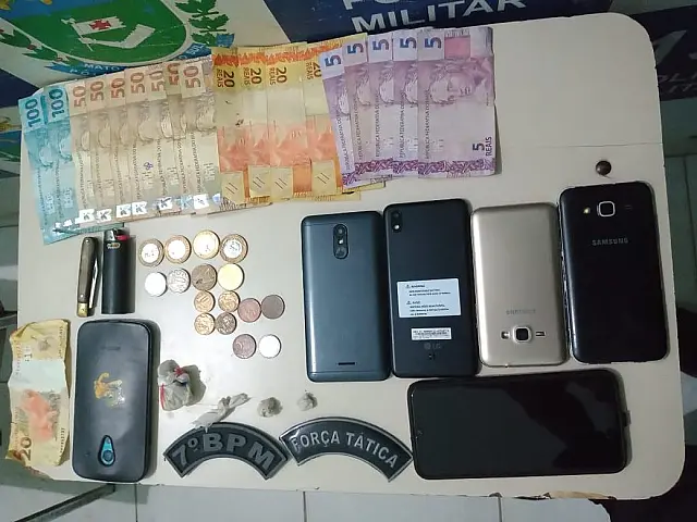 Polícia militar prende mulheres por envolvimento com drogas