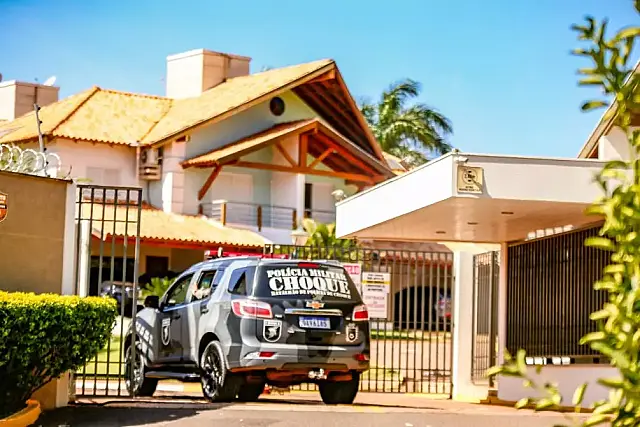 Ocorrência em condomínio de luxo mobiliza policiais e bombeiros