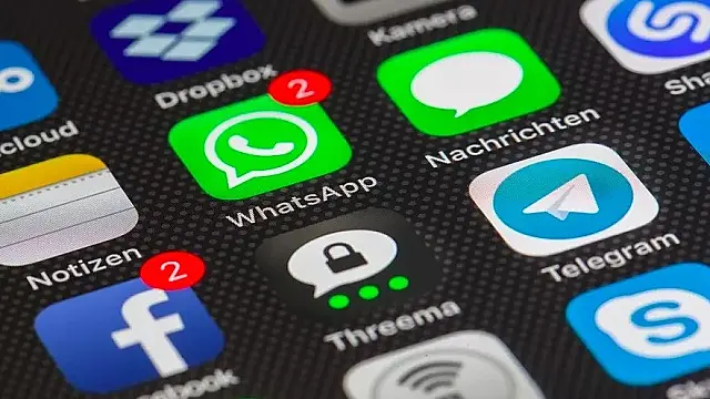 Quedas de Facebook e internet móvel dificultam comunicação entre usuários