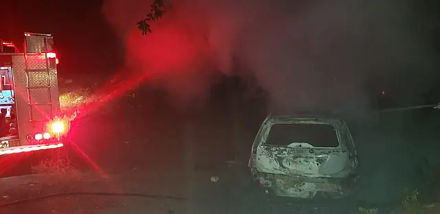 Em Corumbá, carro é incendiado e dono acredita que fogo teria sido criminoso