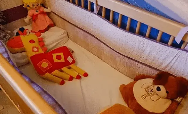 Mãe encontra bebê de 3 meses morto no berço