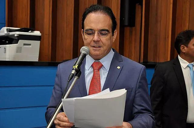 Deputado estadual quer explicações sobre valor das novas placas