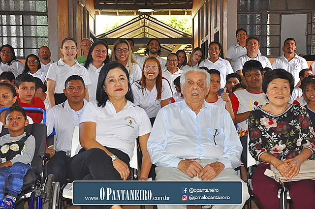 Pestalozzi realiza festa surpresa de 89 anos para Nelson Scaff