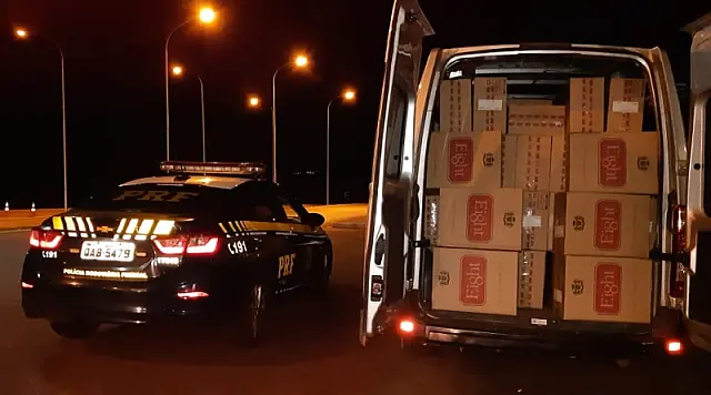 Polícia apreende 60 mil maços de cigarro contrabandeados e recupera carreta furtada