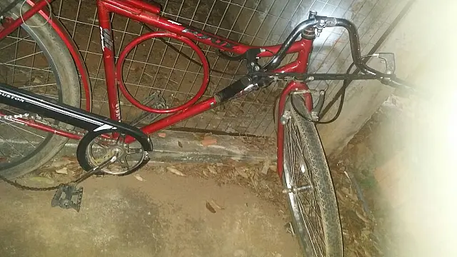Motorista atropela ciclista e foge sem prestar socorro no Bairro Serraria