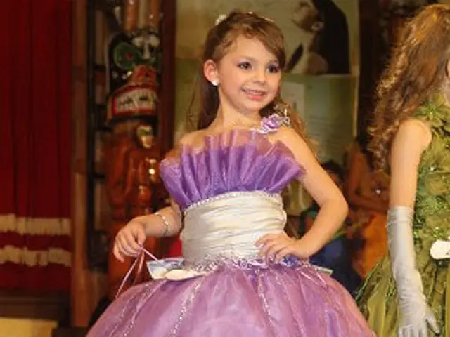 Menina de MT concorre ao título de Mini Miss Mundo