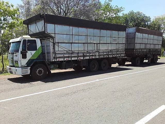PMA apreende carreta com 120 m³ de carvão ilegal e aplica multa de R$ 36 mil em empresa carvoeira